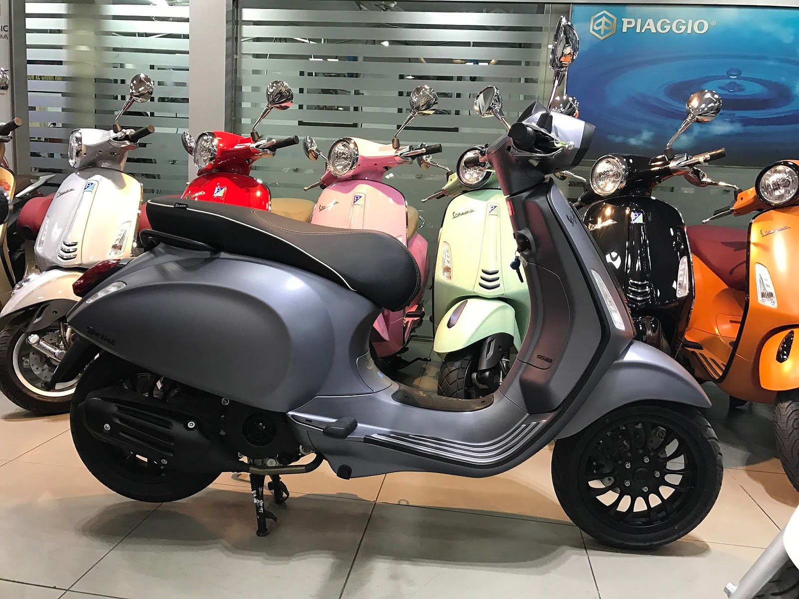 Bảng giá xe Vespa mới nhất 2018