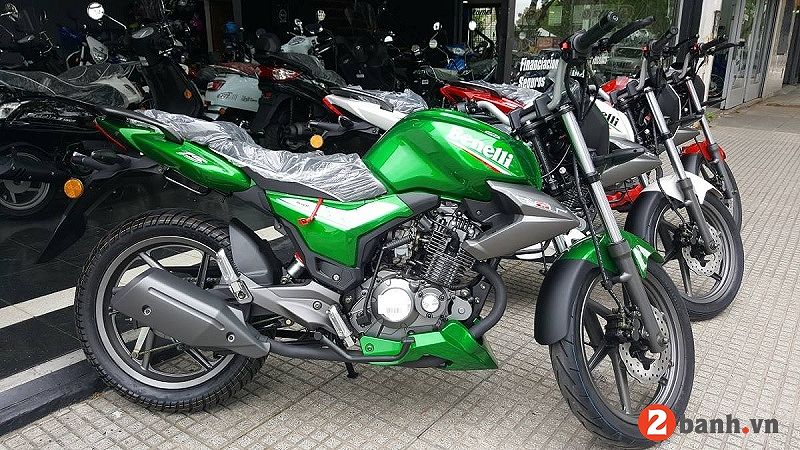 Benelli TNT 150 góc cạnh