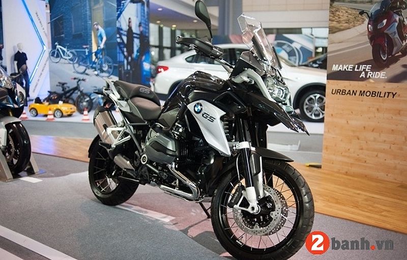 BMW G310R 2024