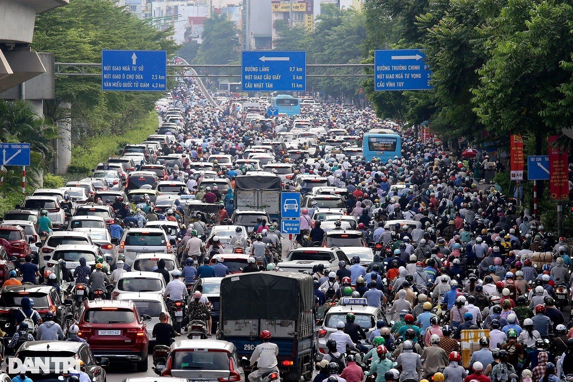 Cấm xe máy vào năm 2030 liệu có khả thi?