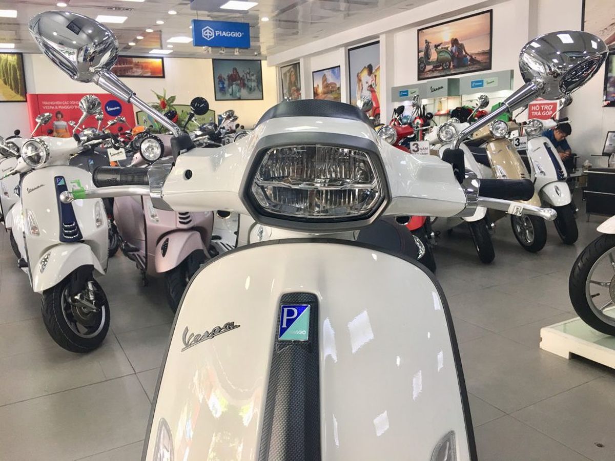 Đèn LED 2 tầng của Vespa Sprint 2019