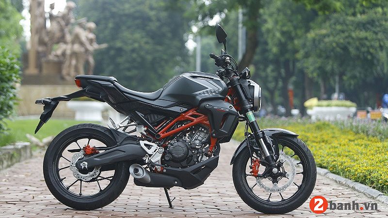 Động cơ mạnh mẽ của Honda CB150R