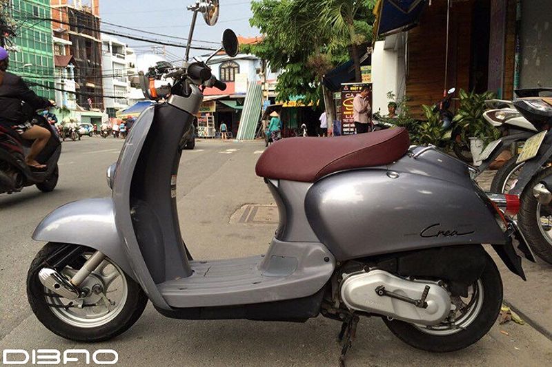 Động cơ xe Honda Crea 50cc là động cơ 4 thì làm mát bằng nước