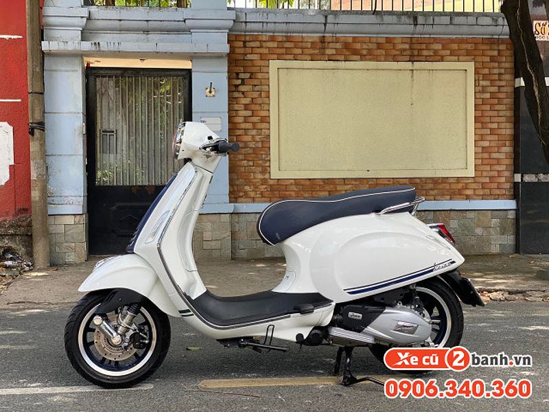 Mua xe Vespa Primavera cũ tại cửa hàng