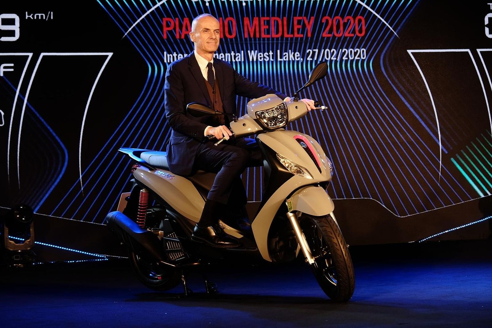 Piaggio Medley 2020 với thiết kế sang trọng