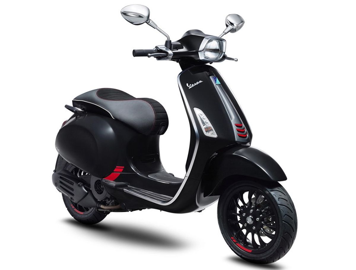 Vespa Sprint Carbon 2018 với thiết kế thể thao