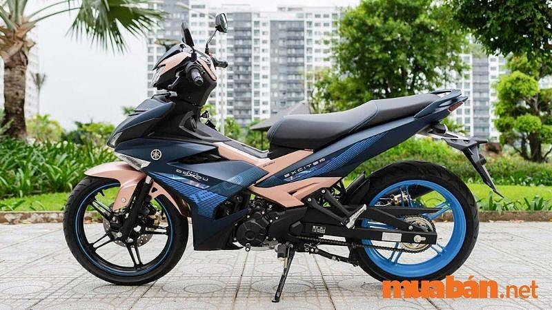 Xe Exciter cũ đang được kiểm tra ngoại thất