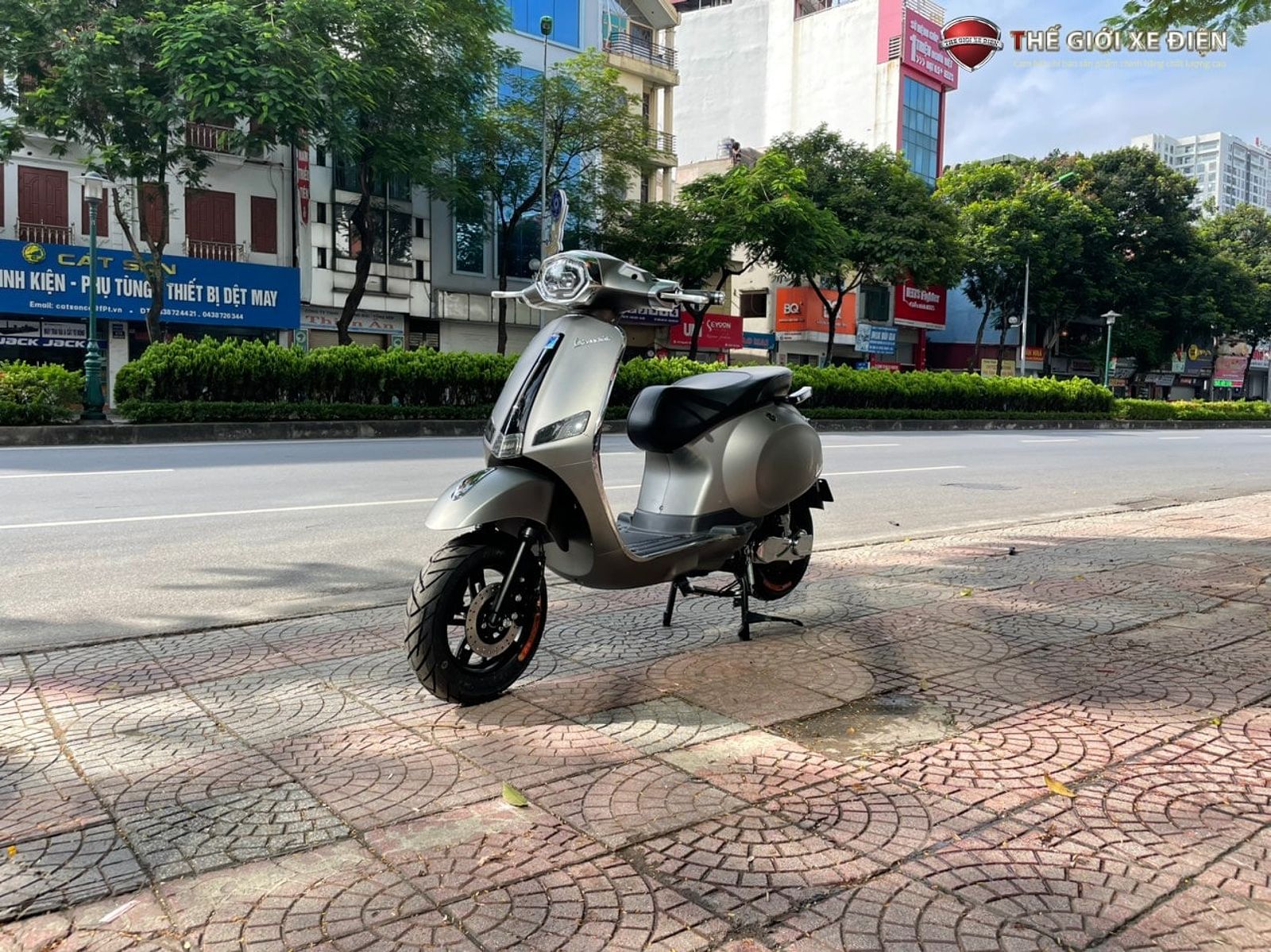 Xe máy điện Vespa Latina LX