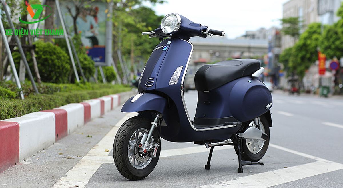 Xe máy điện Vespa Nioshima S màu xanh đen